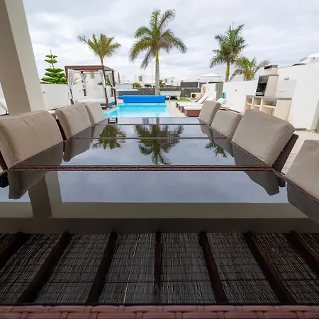 Crisbel Y Lorena By Armonia 别墅