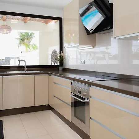 Crisbel Y Lorena By Armonia 别墅