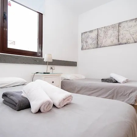 Crisbel Y Lorena By Armonia * Playa Blanca (Lanzarote)